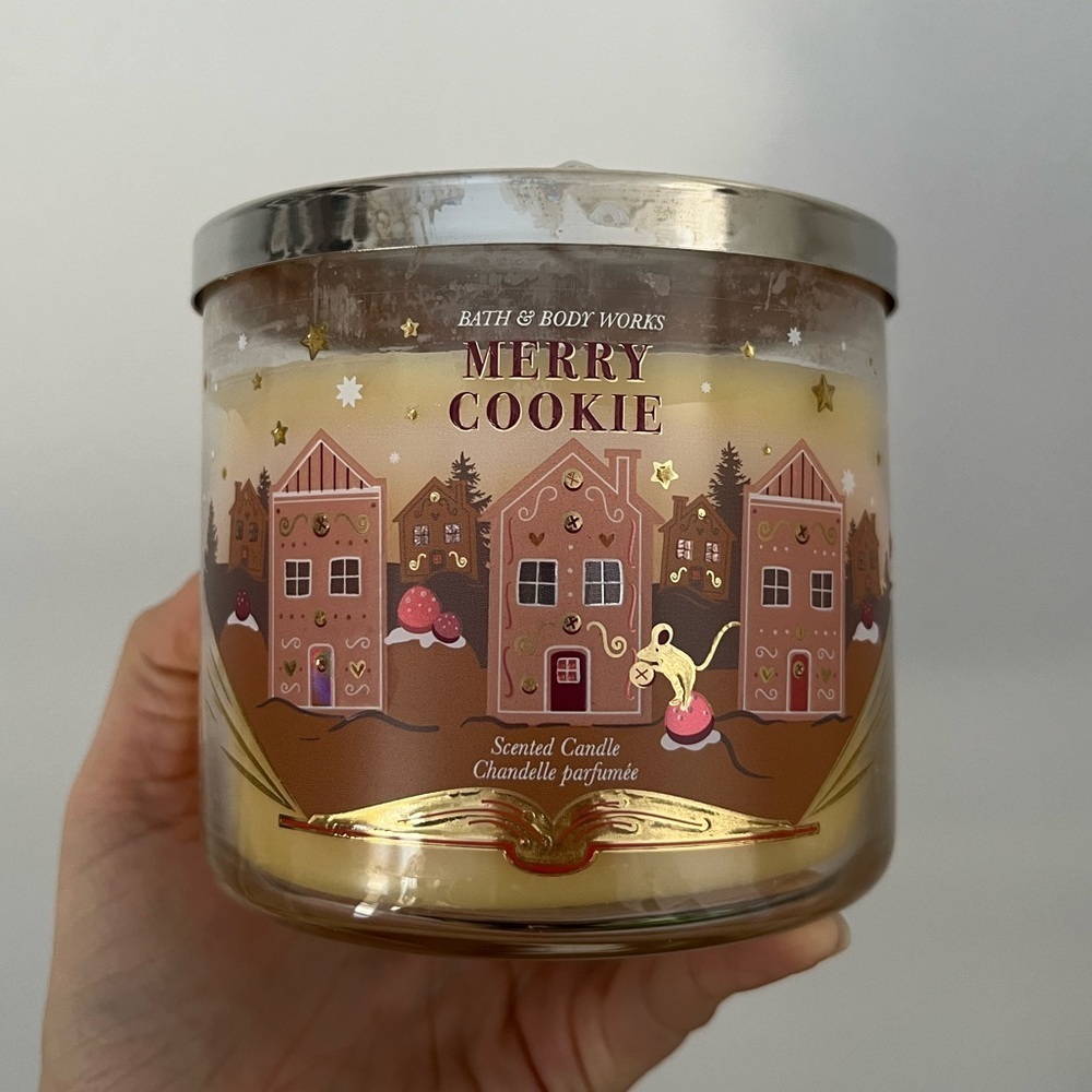 NEW 🆕 Bath & Body Works Merry Cookie 3-Wick Large Scented Candle